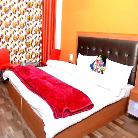 Stayapart - Hotel Bagsu Sarovar Dharamshala Dış mekan fotoğraf